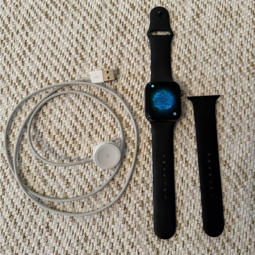 Apple Smartwatch 44 mm series 4 aluminum, black